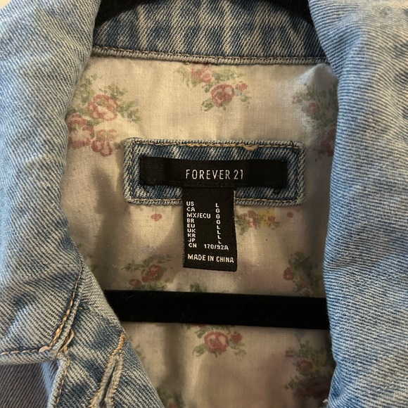 Cropped Denim Jacket - Picture 3 of 6
